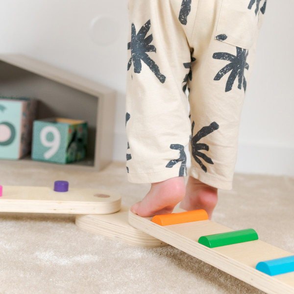 Dlaczego nasze drewniane równoważnie są idealnym wyborem dla Twoich dzieci?