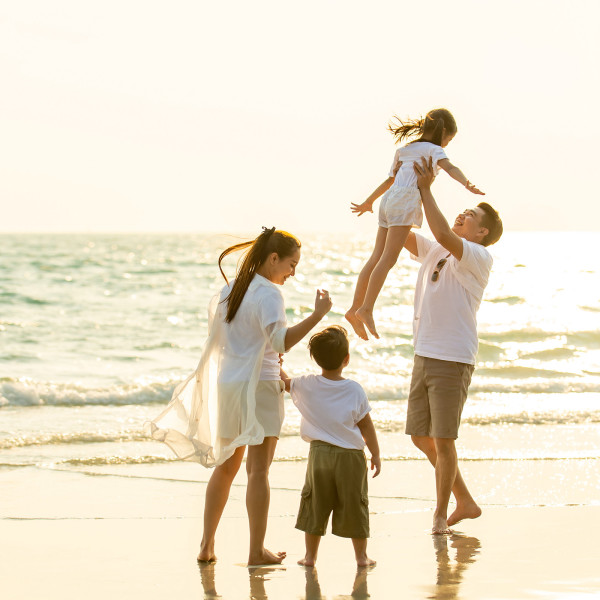Podróżowanie z małymi dziećmi na letnie wakacje: pułapki i dobre rady!