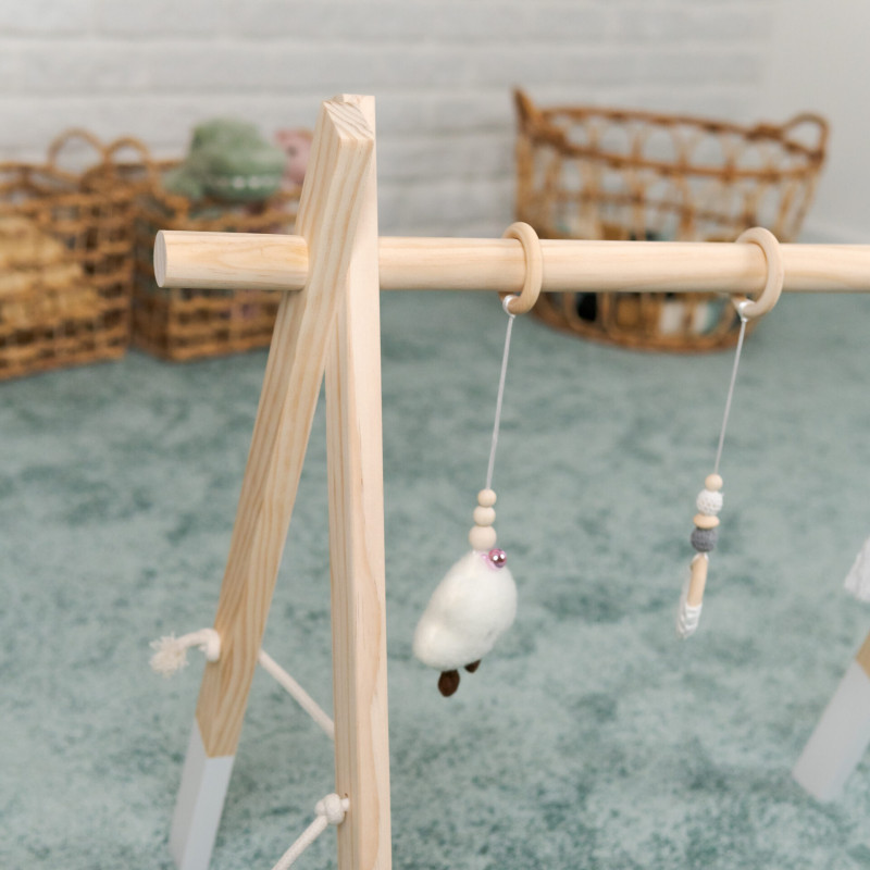 Drewniany pałąk dla niemowląt od dwóch miesięcy