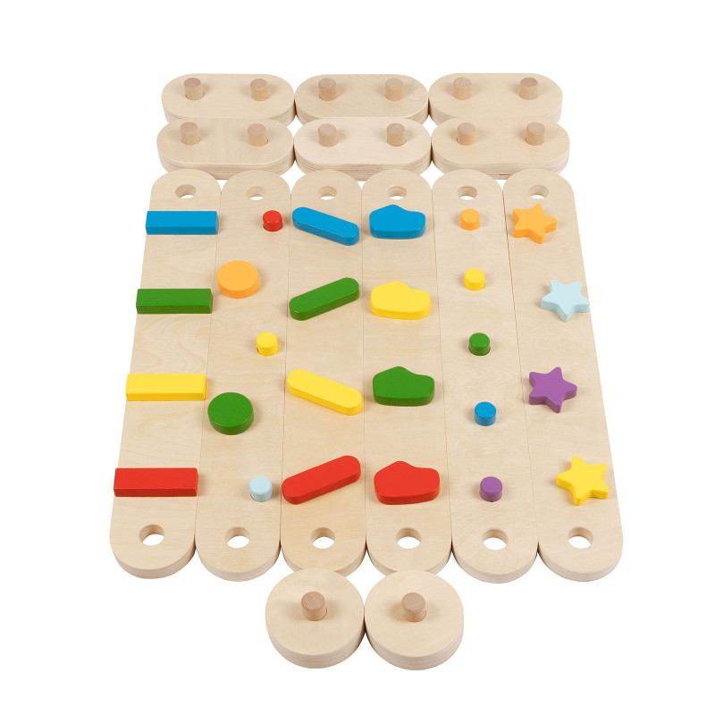 Montessoriańskie belki balansujące wspierają rozwój motoryki dużej