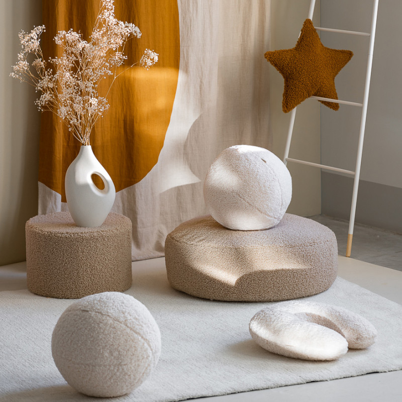 Poduszka Wigiwama® – Cream White Ball