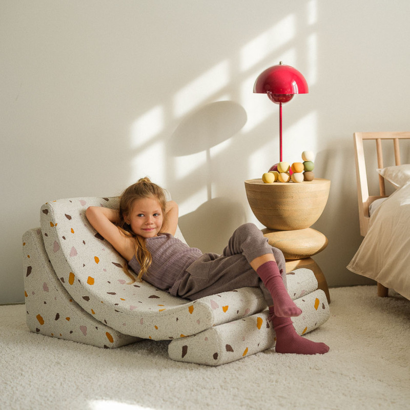 Rozkładany fotelik dziecięcy Wigiwama® – Terrazzo Marble Moon
