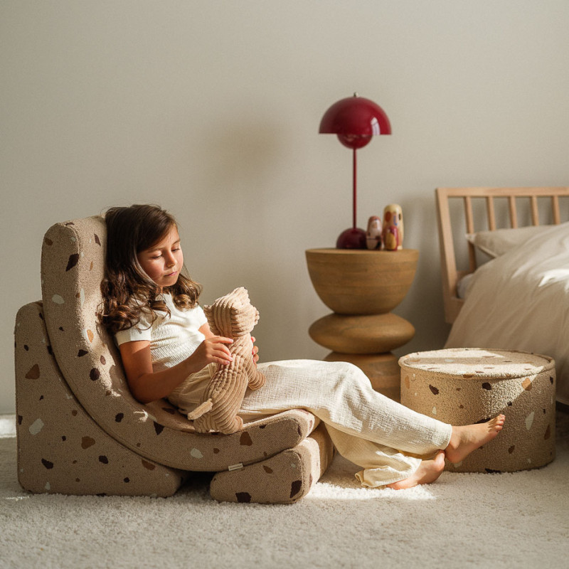 Rozkładany fotelik dziecięcy Wigiwama® – Terrazzo Sand Moon