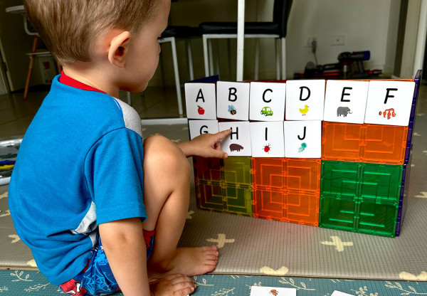 Podnieś poziom magnetycznych konstrukcji dzięki kartom magnetycznym