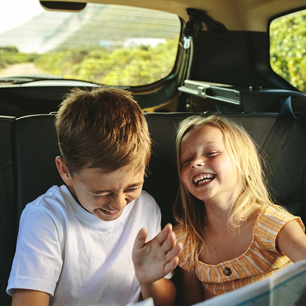 podróż samochodem lub samolotem