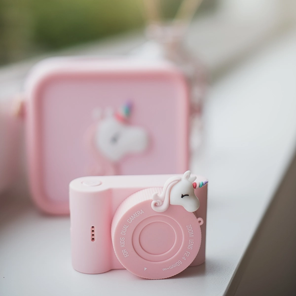 torba zoofamily i aparat fotograficzny