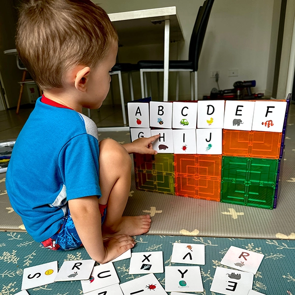 Karty magnetyczne wielkie litery 40 szt